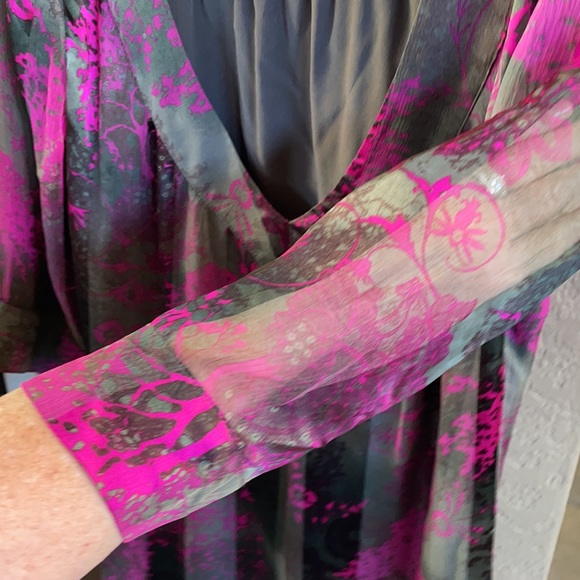 COPY - Rory Beca Silk Shirt Dress in size S, Half Sleeves V Scoop neckline, G… - Picture 2 of 13